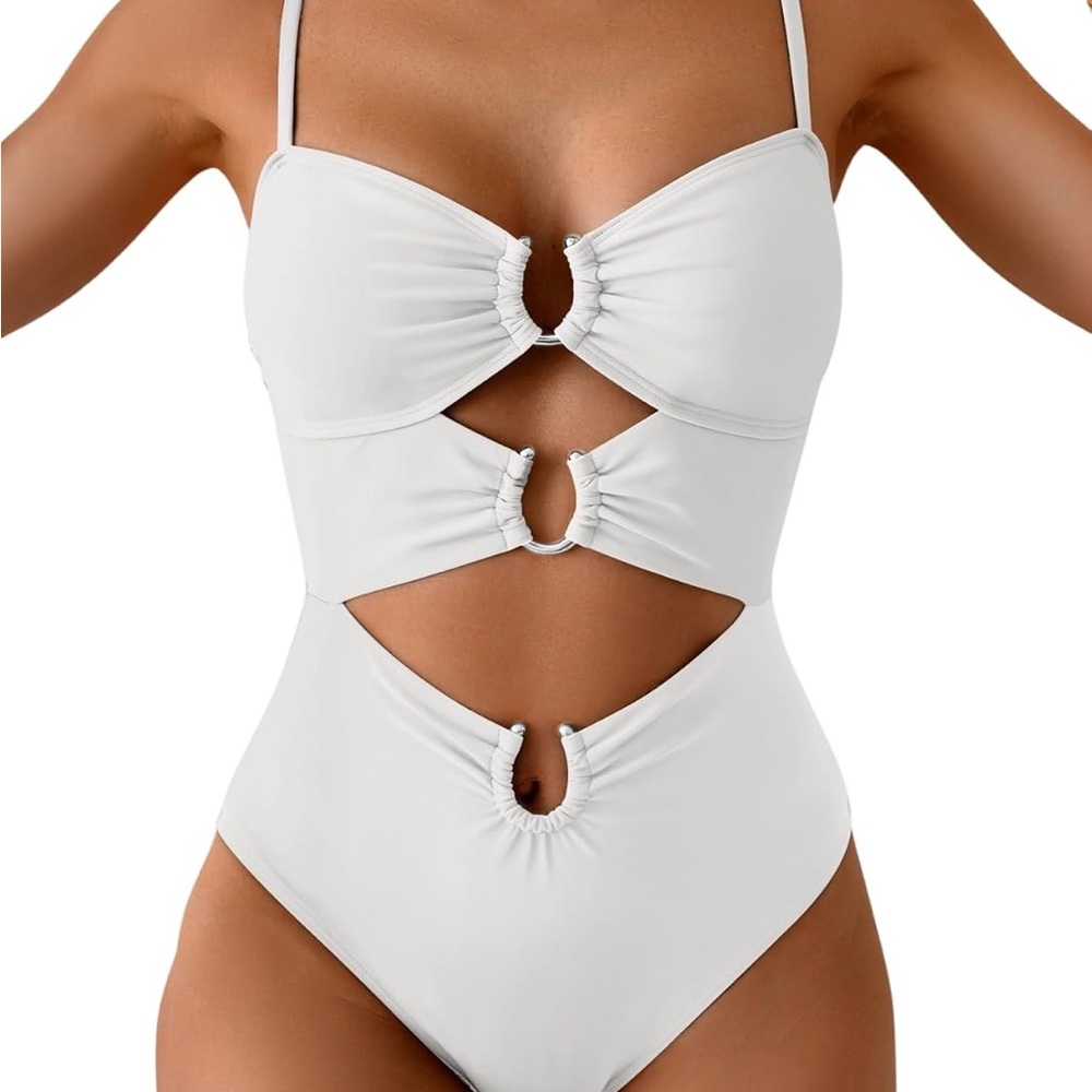 Eomenie White cut out one piece swimsuit with ring links.